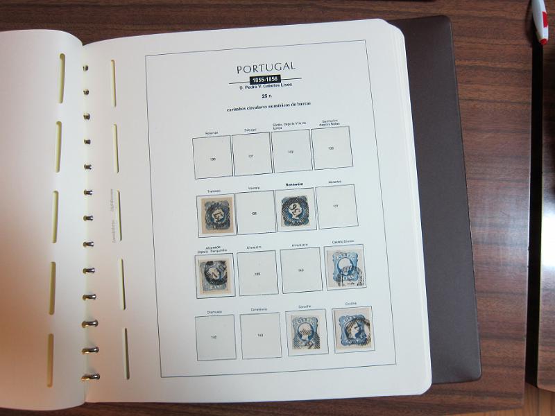 0015 (26).jpg -     Lote:    15      Marcofilia      Lotes Especiais       Descrição:      Portugal.   Colecção especializada de marcas numéricas das 1.ª e 2.ª reformas em selos de 25 reis, desde D. Maria II até D. Luís I, de frente. Lote a ver.        Lote       Valor Base:     &euro; 1.500,00     Valor Venda:     &euro; 3.000,00     